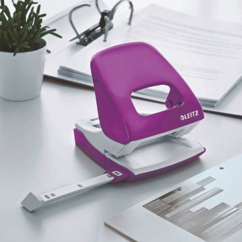 Dziurkacz 5008 LEITZ fioletowy 30 kartek duży metalowy 50081062 .